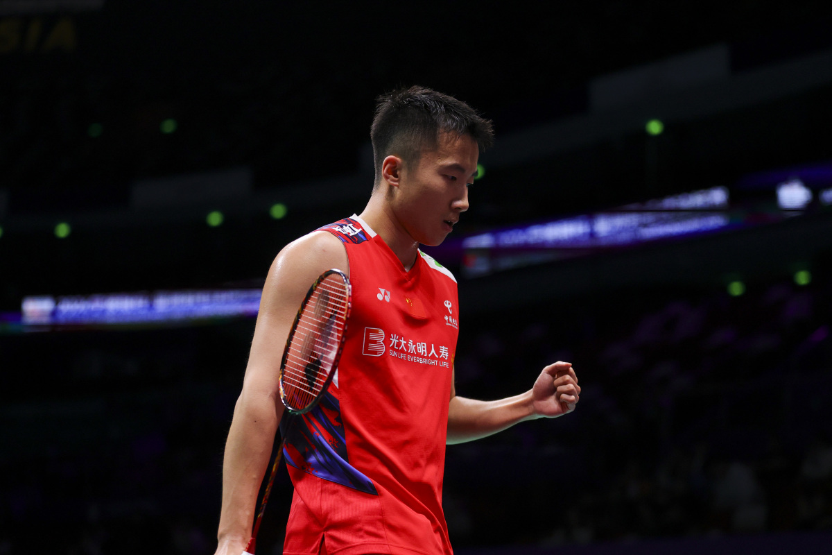 开云体育登录-CLG轻取KT，ShowMaker关键团战开团秒人强强对话入围赛，强势挺进下一轮