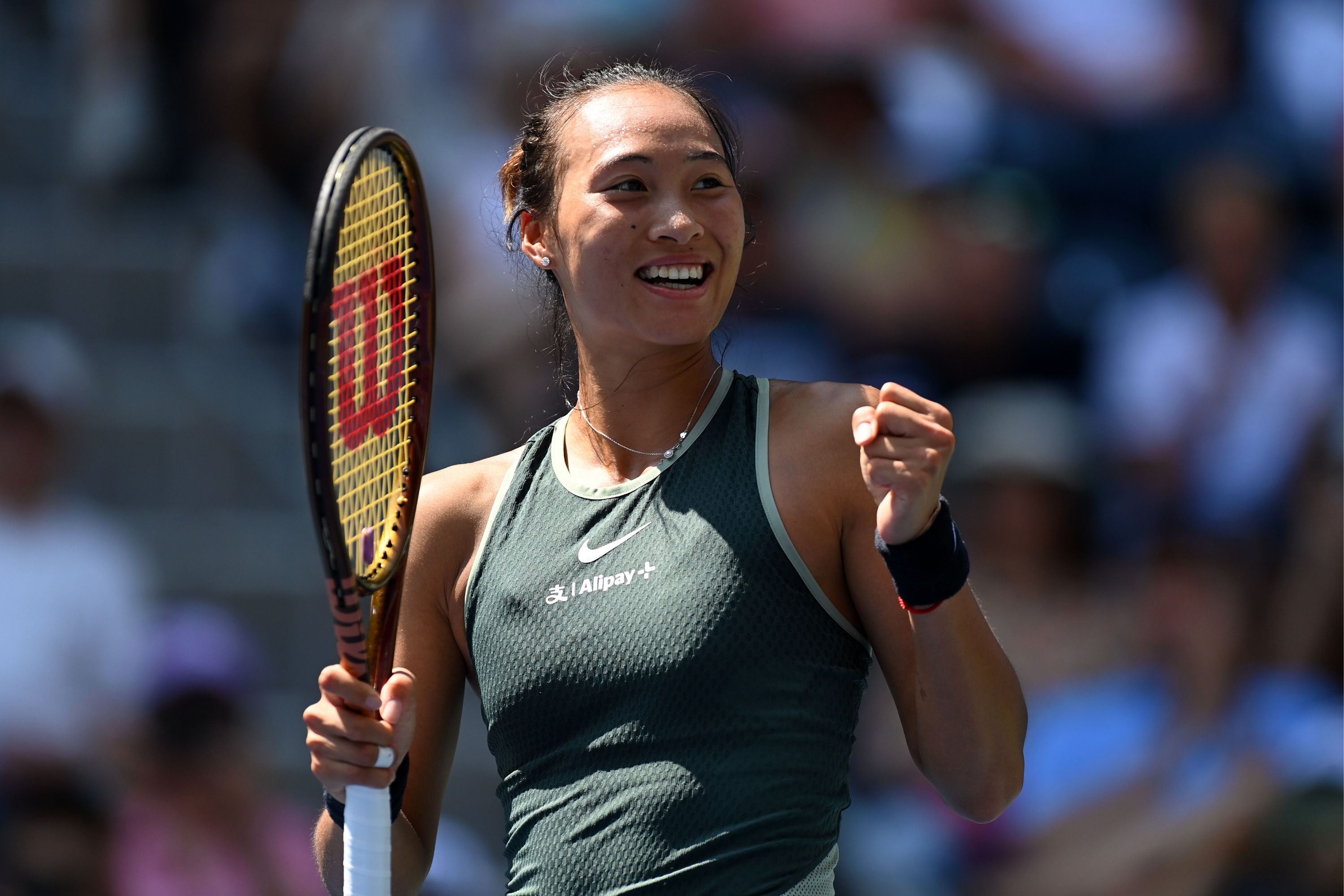 开云体育官网-网球选手发挥出色，荣膺最佳MVP