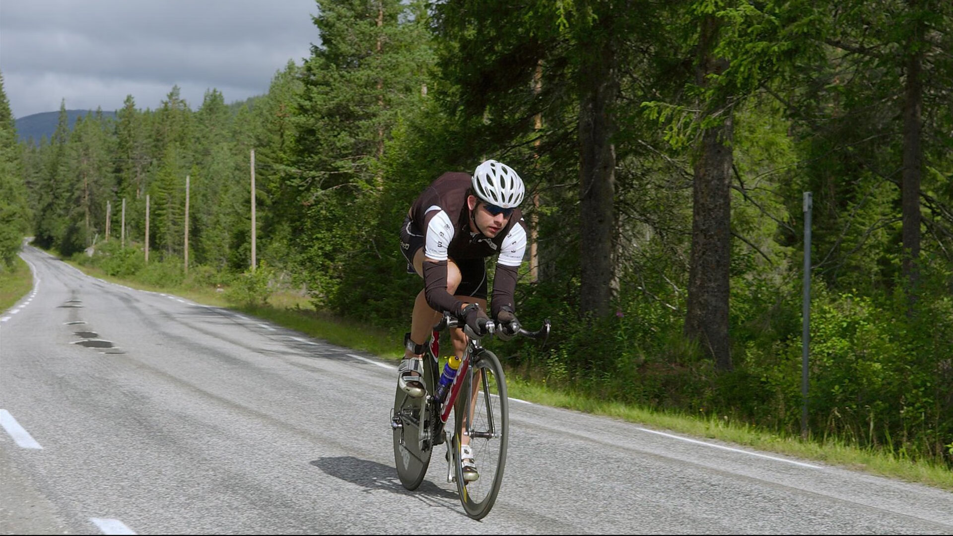 英格兰防线崩塌之夜，巴雷拉用一场恐怖数据宣告现代中场的终极形态