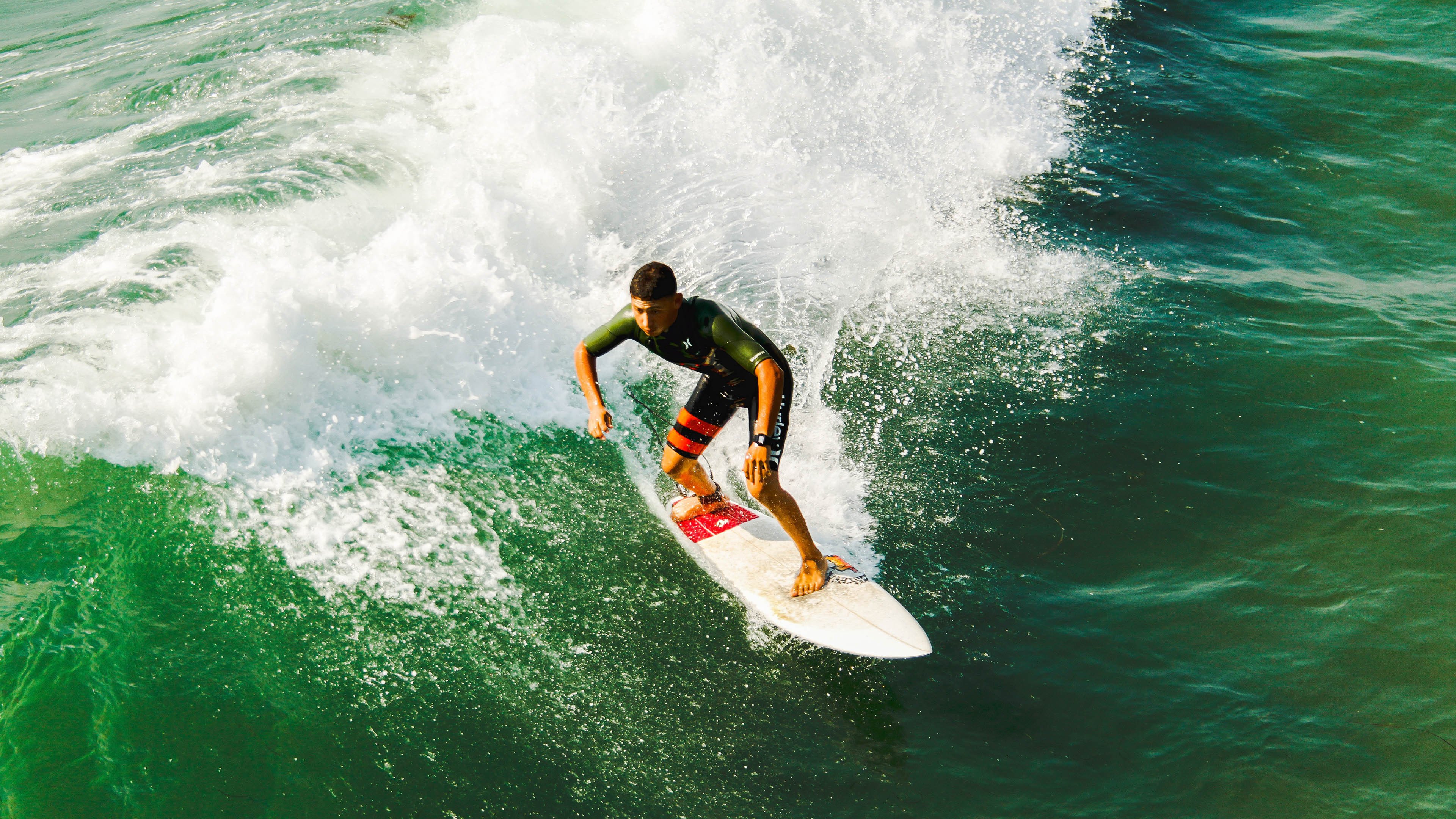 开云体育登录-西甲国家德比之夜，阿劳霍状态火热，巴萨防线坚不可摧