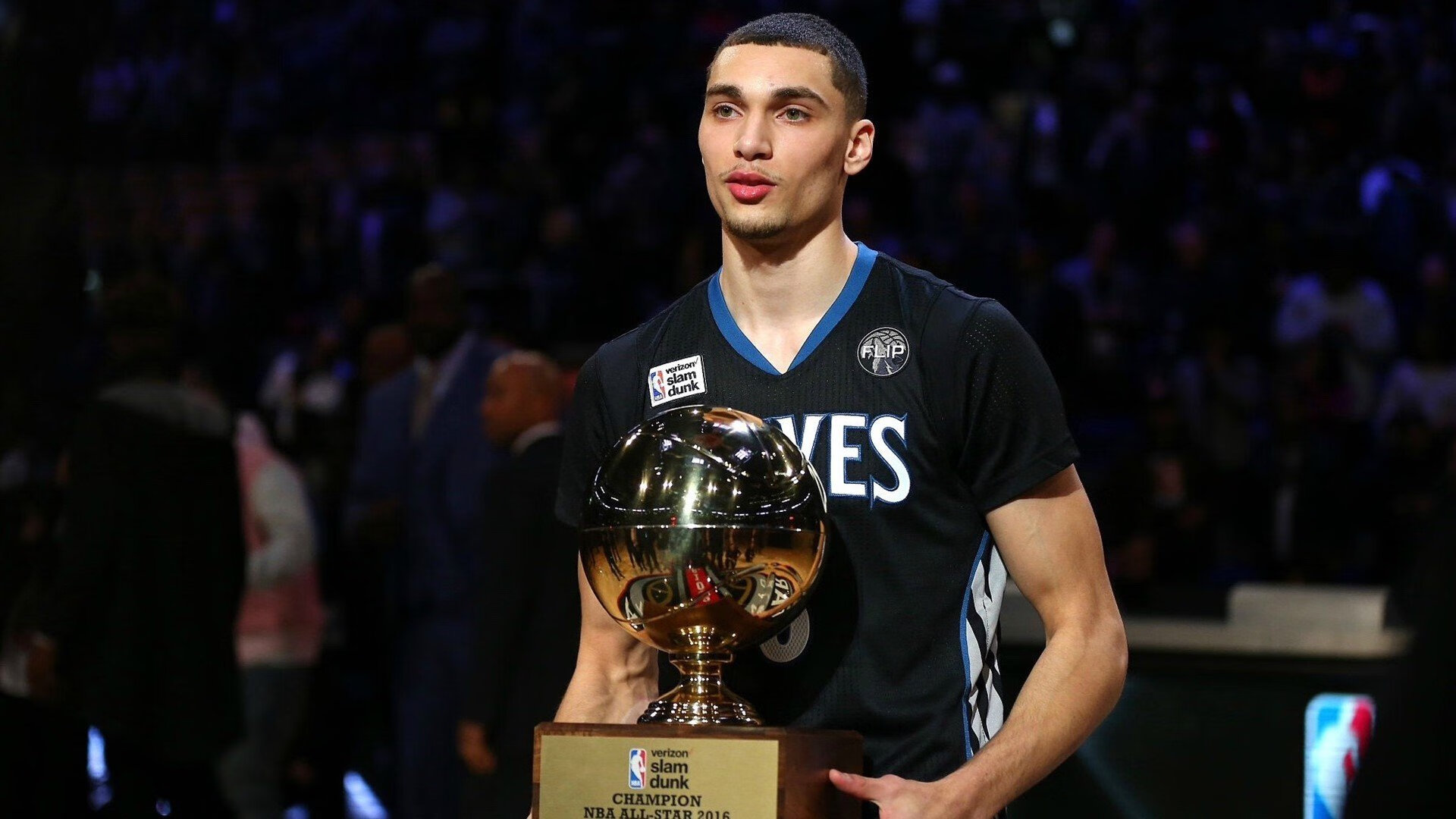 开云体育下载-21岁天才防不住39岁指挥官！保罗11次撕碎活塞防线，时间在他身上倒流了